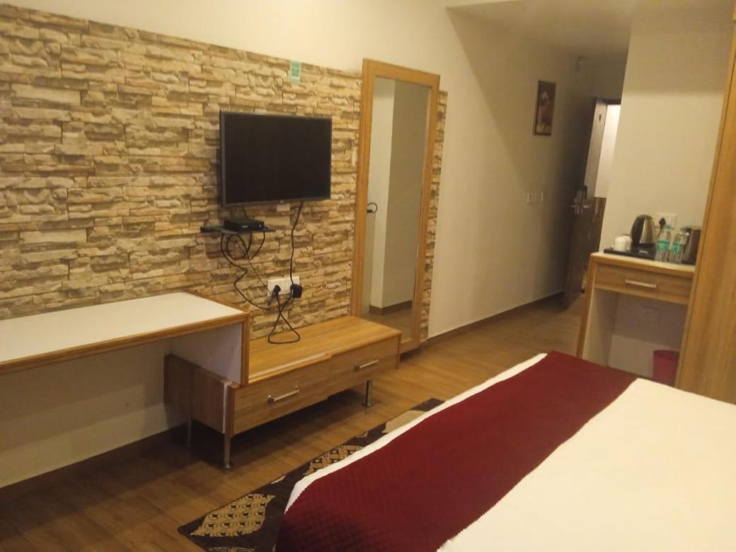 Hotel President Bharwain 外观 照片